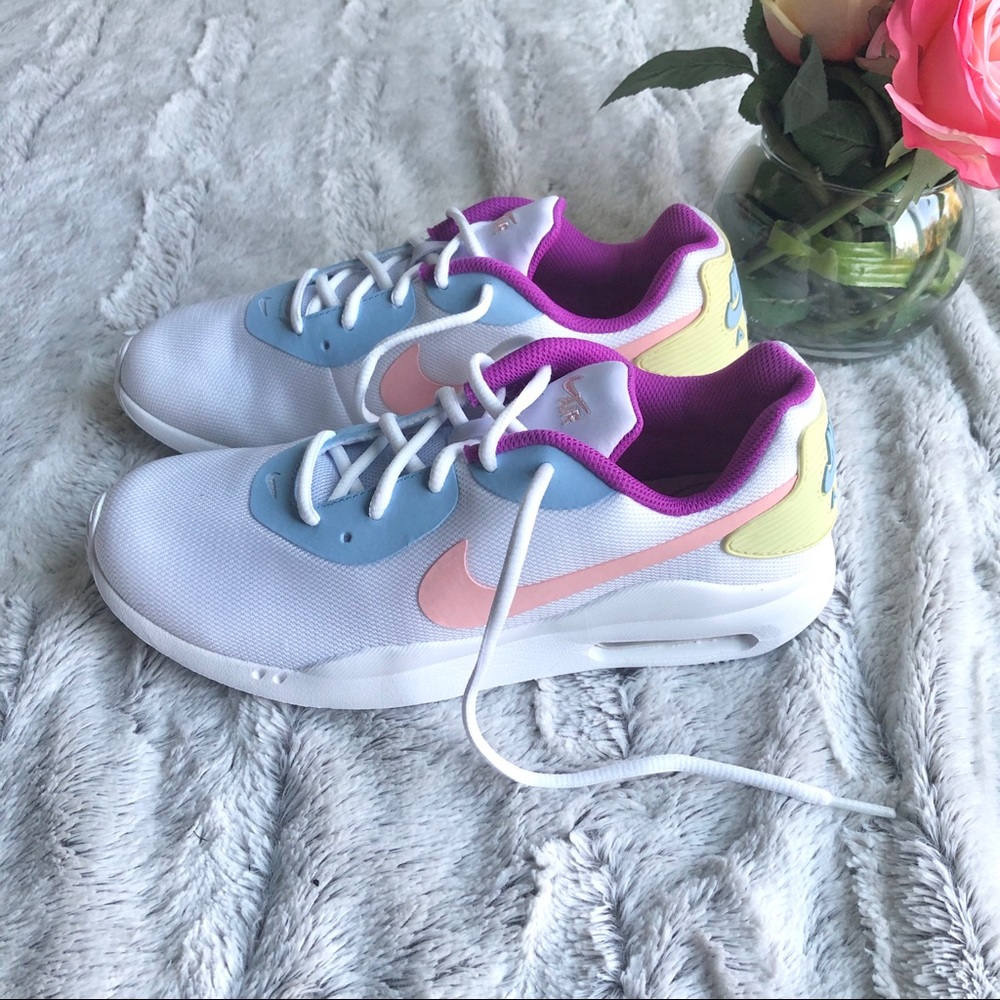 Nike Womens Air Max Oketo Sneakers Sz 8.5 - Picture 4 of 5